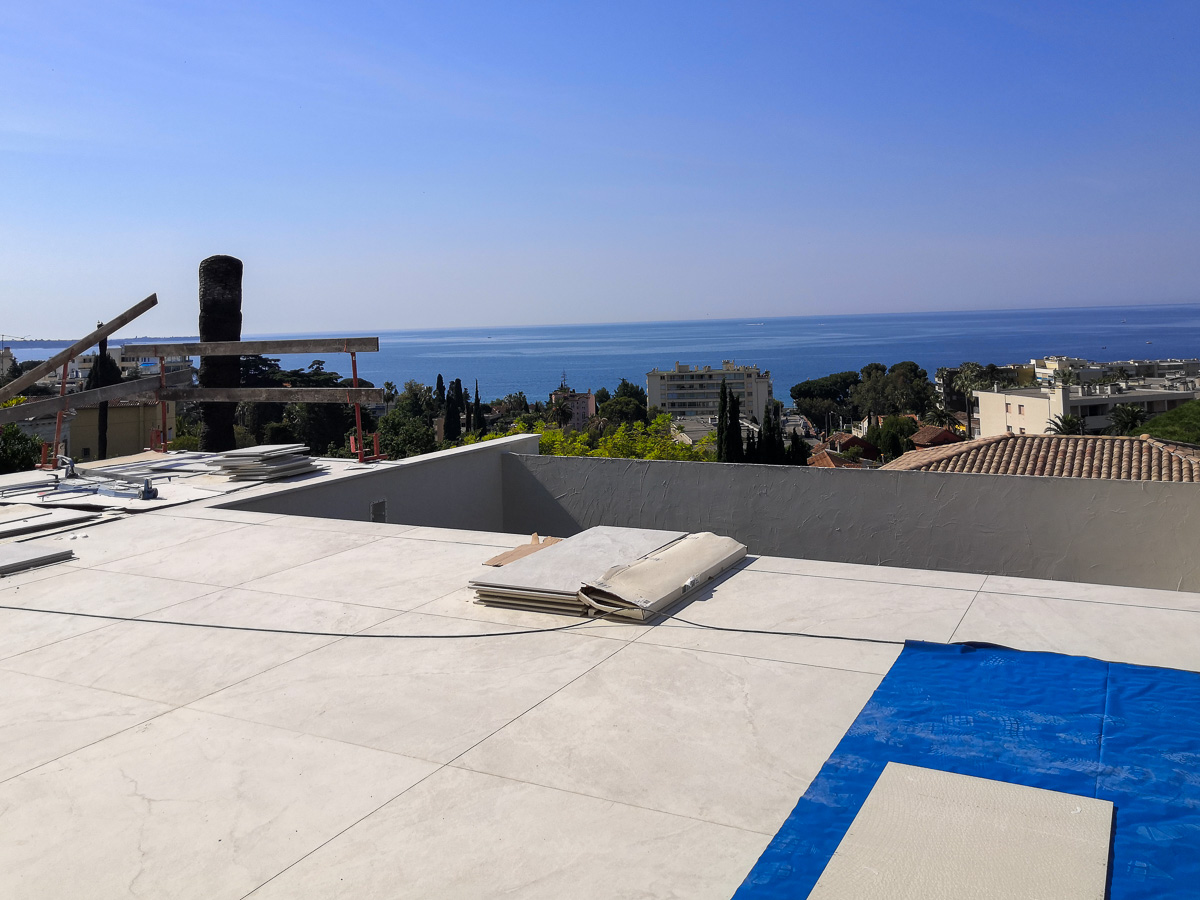 Construction piscine à débordement Cannes